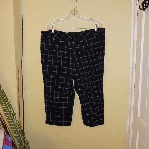 Valerie Stevens women window pane/checker black/white capris coolod size… - Picture 1 of 8